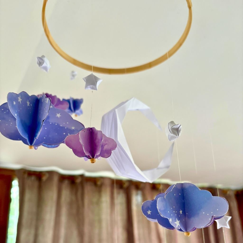 Le mobile Clair de Lune est composé d